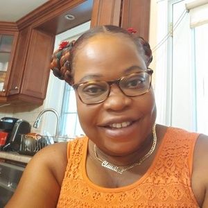 Meet your Posher, Claudine